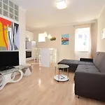 Classy And Modern Old Town Quarter Apartment